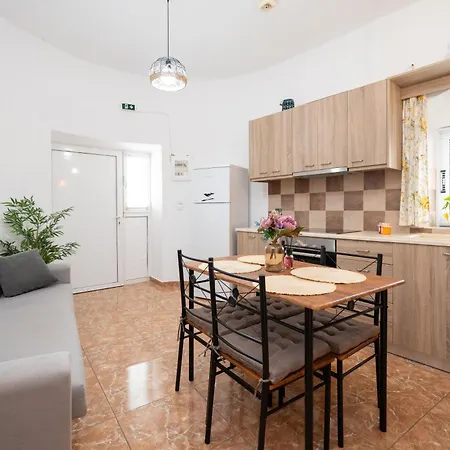 Apartament The Stone Nest *