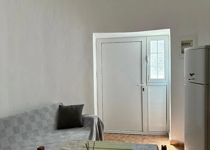 The Stone Nest * 克法洛斯